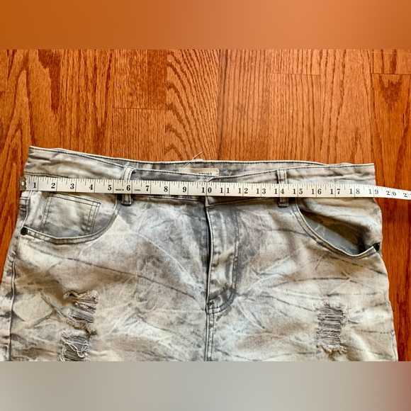 Blind Trust, men’s distressed jeans. - Picture 4 of 7